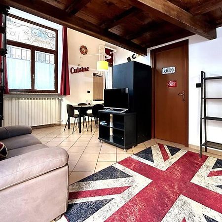Grazioso Loft A 5 Minuti Dal Centro Di Torino Apartment Luaran gambar
